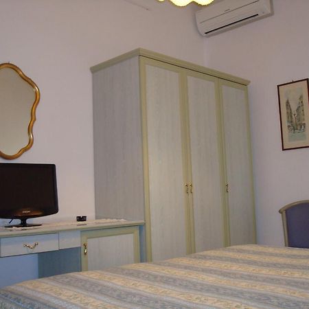Hotel Villa Rona Forte dei Marmi Extérieur photo