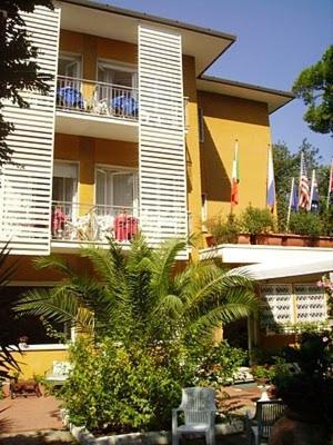 Hotel Villa Rona Forte dei Marmi Extérieur photo