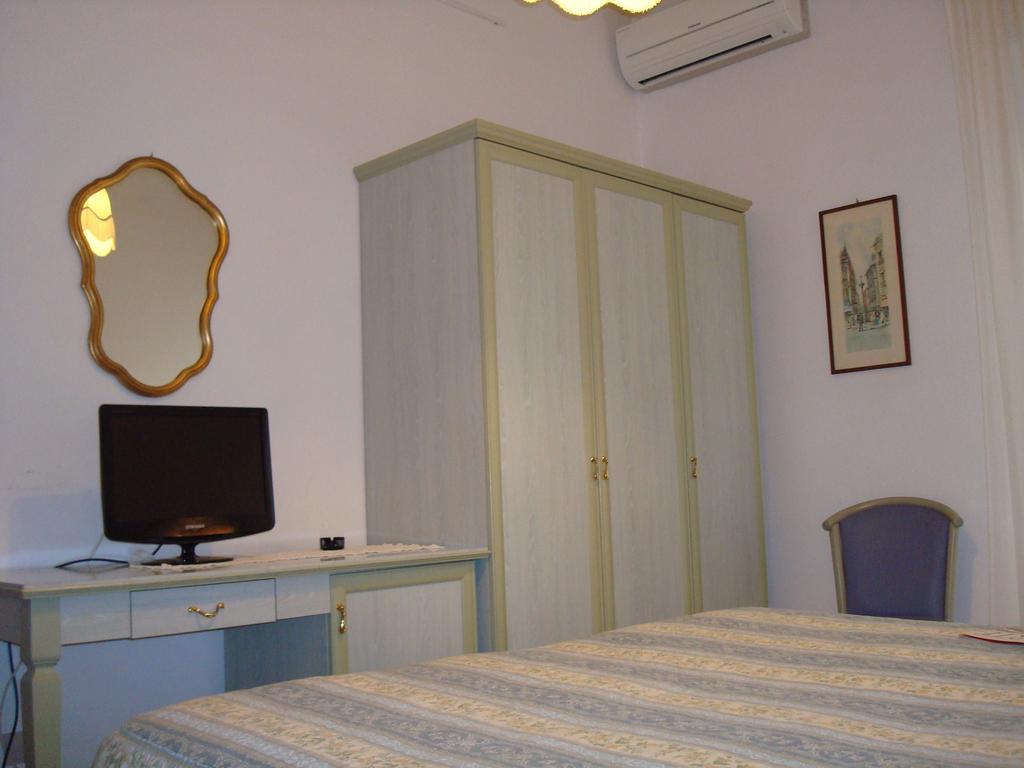 Hotel Villa Rona Forte dei Marmi Extérieur photo